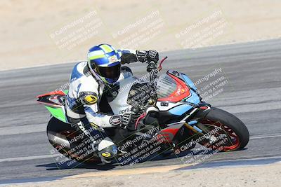 media/Dec-01-2025-Moto Forza (Mon) [[2daa91e15f]]/2-Intermediate Group/Session 4 Turn 9/